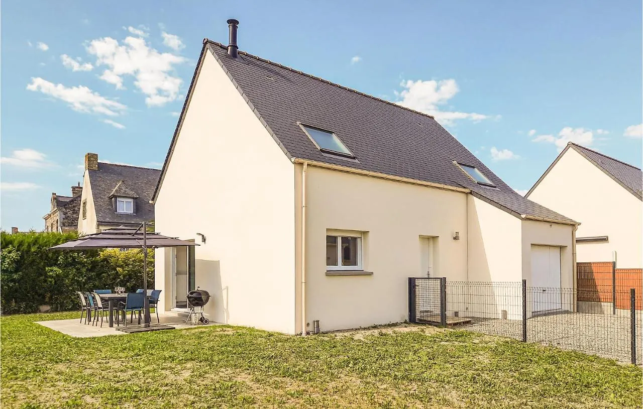Awesome Home In Hirel With Wifi France