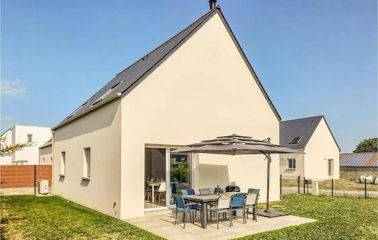 Awesome Home In Hirel With Wifi 0*,  France