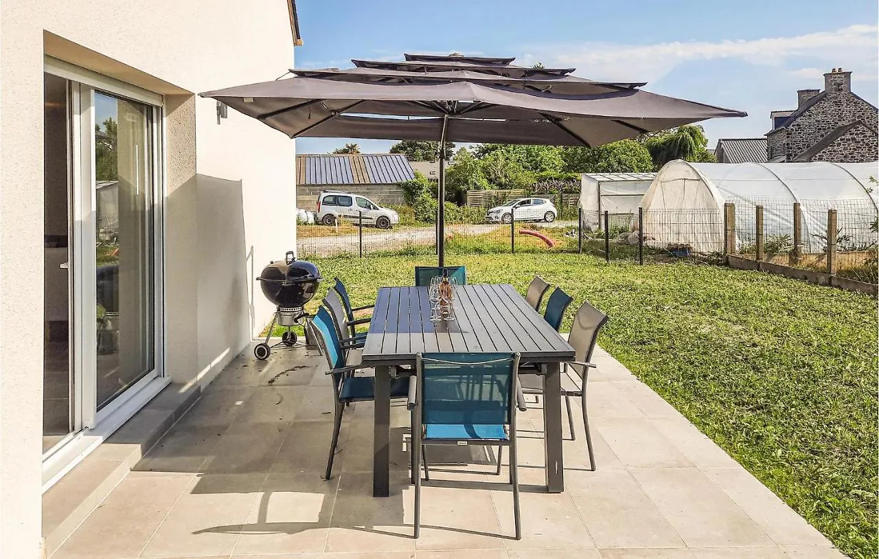 Holiday home Awesome Home In Hirel With Wifi France