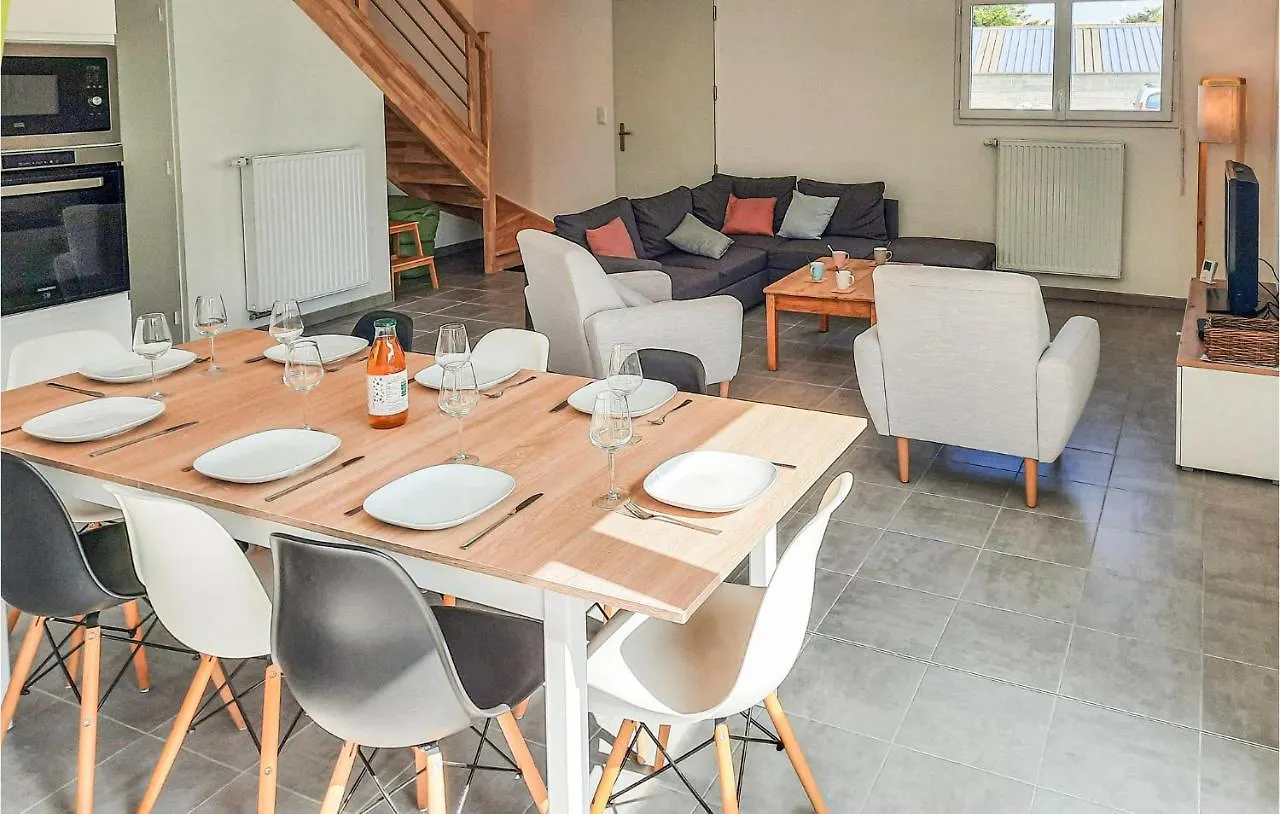 Awesome Home In Hirel With Wifi